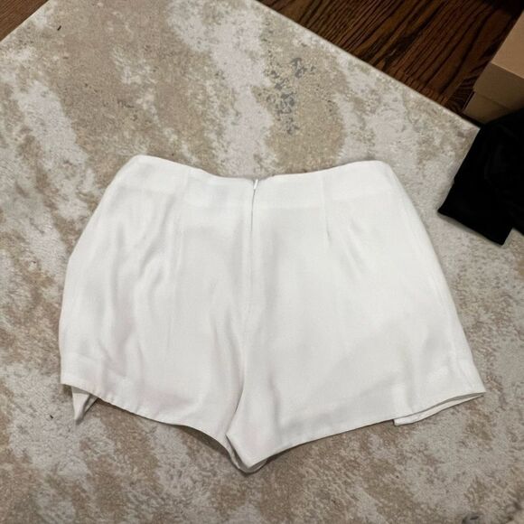 do+be white wrap front flowly high waist shorts - Picture 4 of 5